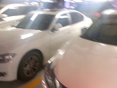 -金虹桥国际中心·停车场