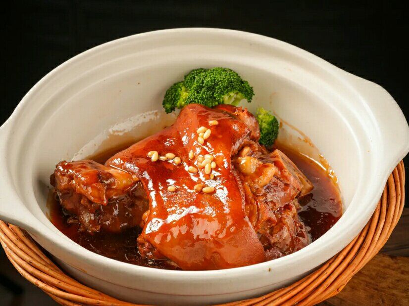绝味东北菜就在李家小馆.