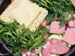 韩式泡菜部队火锅-仨仨米炭火烤肉