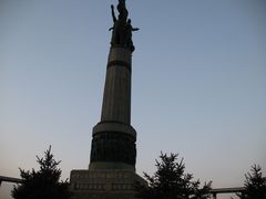 -人民防洪胜利纪念塔