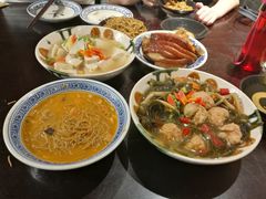 -蓝田九大碗民俗食府(蓝田店)