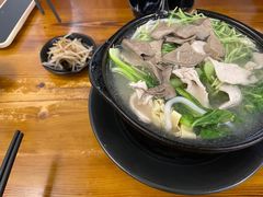 -丽虹云南过桥米线(兴工街店)