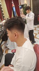 -东方先生国潮男士理发馆