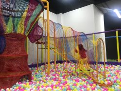 -蹦贝运动中心·蹦床·攀岩·闯关(龙岗店)