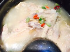 滋补参鸡汤-鑫日千里马朝鲜族小馆(总店)