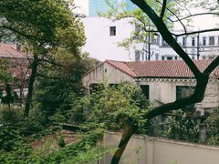-Nathalie Djurberg与Hans Berg“牛皮纸包裹的月亮”-Prada荣宅当季展览