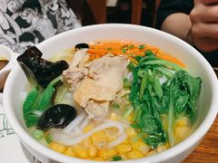 上鸡汤捞米线-云海肴·汽锅鸡·云南菜(美罗城店)