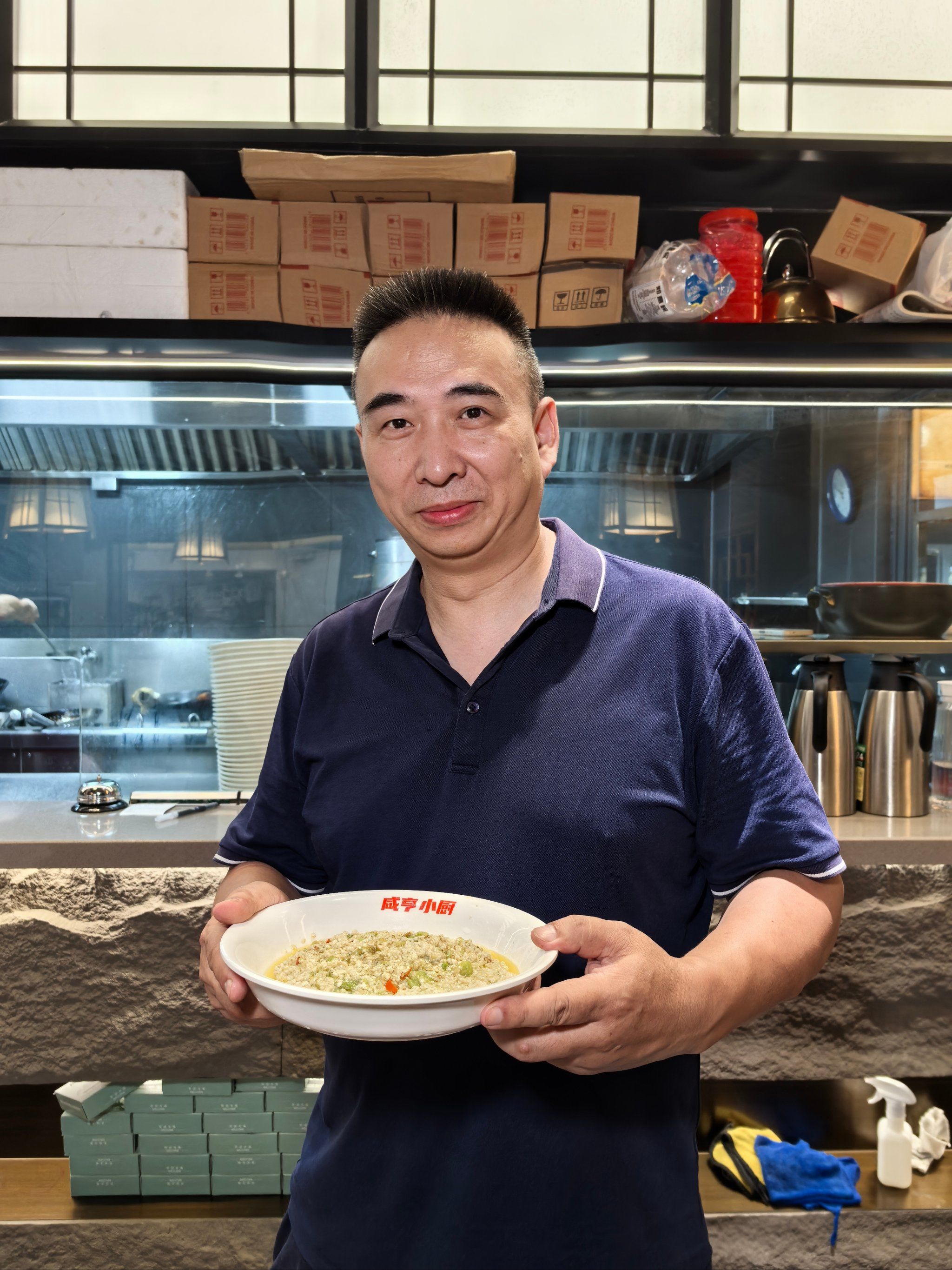 老杭州烧饭佬开的本帮菜
这家店的老板大有来头是杭州资格很老的烧"