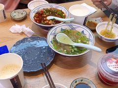 牛肉粉丝汤-鑫震源·苏式大虾生煎(山塘街店)