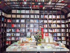 -钟书阁(松江泰晤士小镇店)