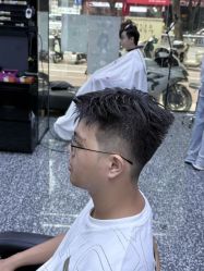 -藤野造型专业烫染接发