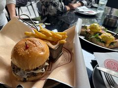 -BOURBON 玻本美式餐厅酒吧(虹桥新天地店)