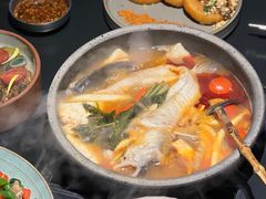 毛辣果酸汤鱼-Ameigo梅果·云贵川bistro(长宁来福士店)