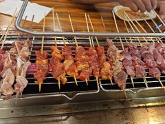 -哈尔滨小酒馆·鲜肉现穿自助烧烤(康新花园店)