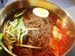 朝鲜冷面-围炉肉舍•炭烤活鳗•丹东海鲜烤肉(步行街店)