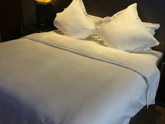 -武汉光谷广场杨家湾地铁站怡程酒店