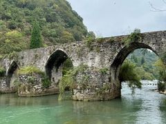 -高荡千年布依古寨旅游景区