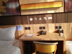 -路客HOTELS酒店(广州东站林和西地铁站店)