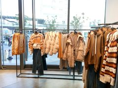 -URBAN REVIVO(上海中庚漫游城店)