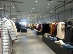 -URBAN REVIVO(欢乐海岸购物中心店)