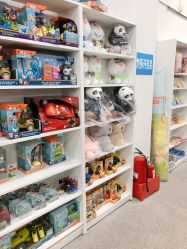 -逝水玩具折扣店