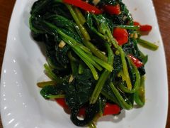 -怡妮新疆风味餐厅(东江湾路店)