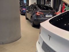 -TESLA 特斯拉(上海太古汇体验店)