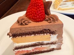 巧克力草莓布蕾夹心蛋糕-EAU CAFE(永康路店)