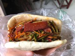 夹张飞牛肉-小陈方酥锅盔(古城总店)