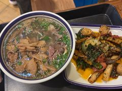 -云阿蛮云南生烫牛肉米线(奉贤路店)