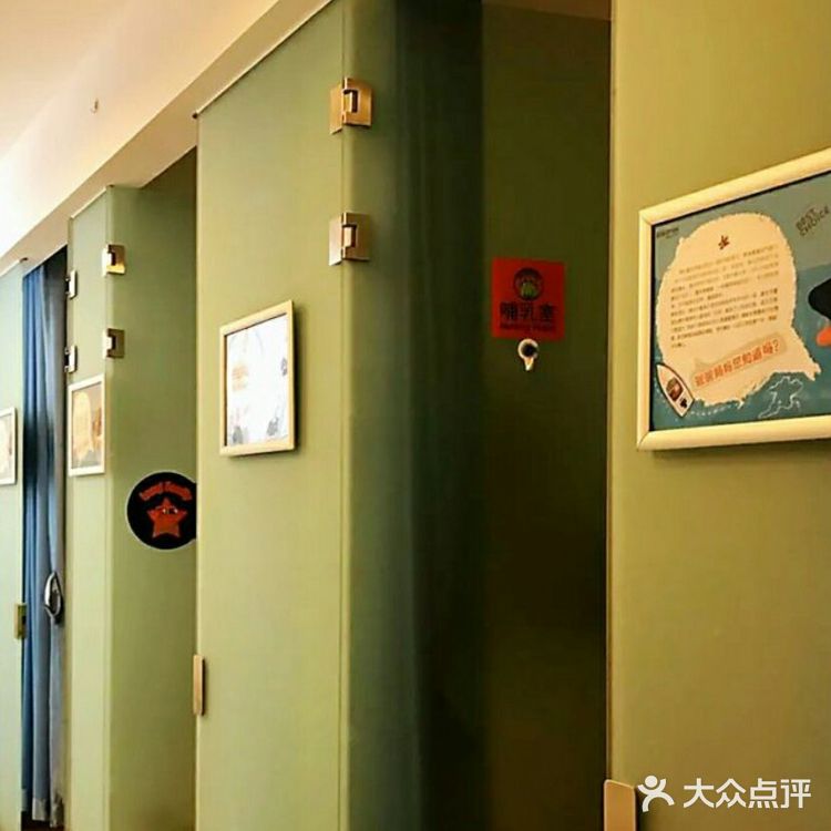 孩子游泳可以增强体质!