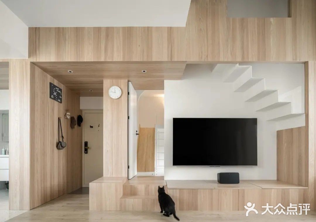错层设计实不实用？参观完上海这套老房后，才知道有多强大[加油]