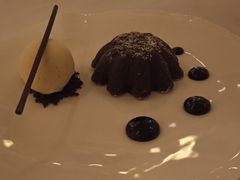 巧克力蛋糕配香草冰激凌-Jean Georges