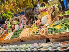 -雍容荟帝王蟹活龙虾展台自助(IFS黑金店)