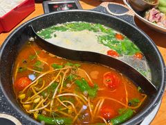 -苗阿哥酸汤牛肉火锅(体育场店)