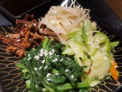-山川小町·极番烧肉(新地假日广场店)