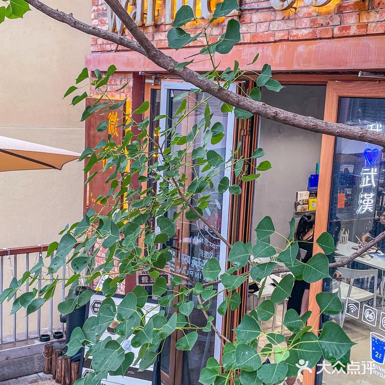 太适🈴️一家被各种当背景照的咖啡店～