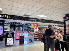 -班达拉奈克国际机场