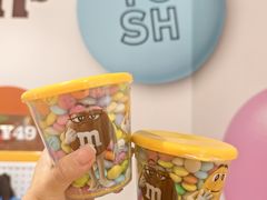 -m豆巧克力世界(上海世茂广场店)