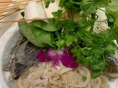 -袁记串串香(泉水轻轨站店)