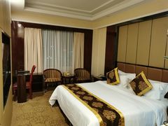 -华海酒店(茂名高铁站店)