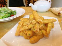 -梁鸿湿地丽笙度假酒店大堂吧