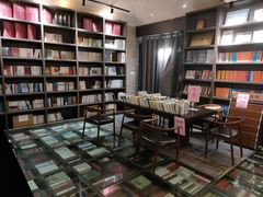 -钟书阁(松江泰晤士小镇店)