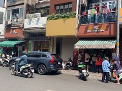 -Bánh Mì Huynh Hoa