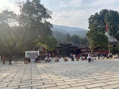 -峨眉山报国寺