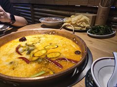 -洱火云南酸菜牛肉火锅(石景山当代商城店)