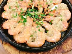 铁板蒜香虾-友强·23年特色海鲜大排档(厦门店)