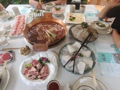 -墨居上隐·院子里火锅(峨眉店)