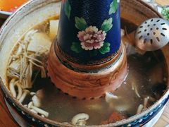 -毛辣果·贵州红酸汤牛肉火锅(西单店)