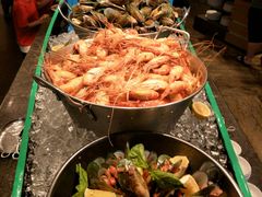 -松山湖凯悦酒店·Café自助餐厅·周末火舞秀表演
